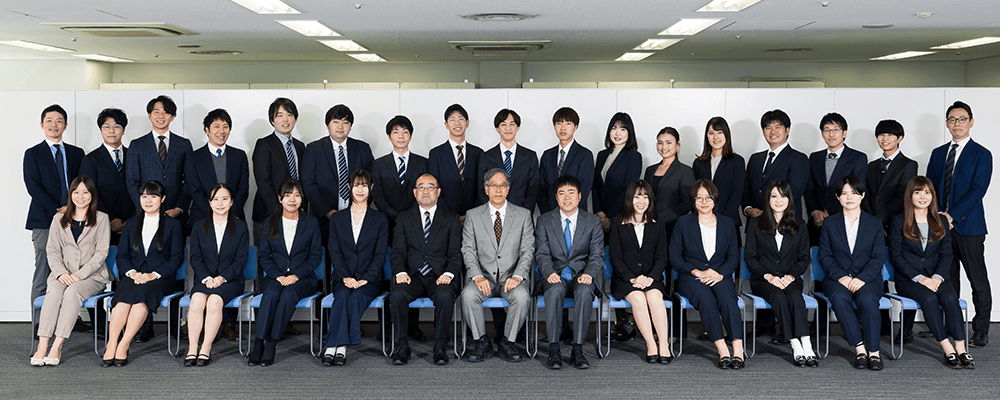 ミネルバ税理士法人の集合写真